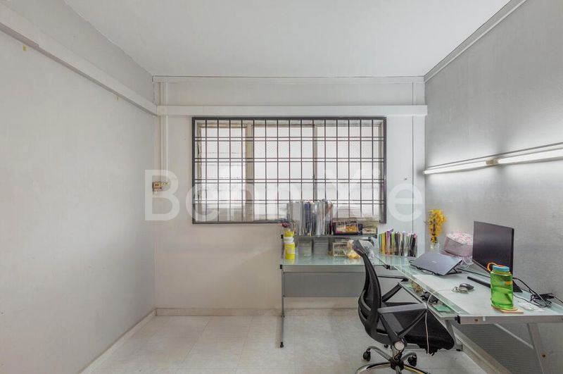 Executive HDB for Sale in  308 Woodlands Avenue 1 - Image 6